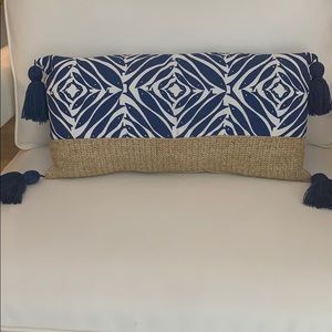 Indoor Outdoor tasseled Lumbar Pillows